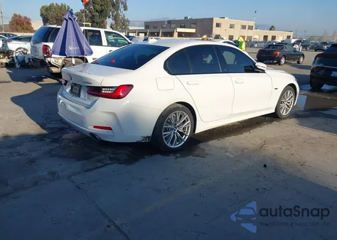 2023 BMW 3 Series 330E из США, поврежденный, VIN 3MW39FF01P8D02245